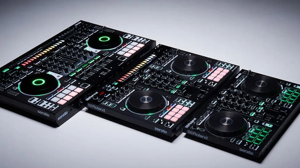 Jaki kontroler DJ na początek? Najlepsze modele dla początkujących.