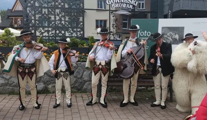 Kto śpiewał Białego misia? Historia i wykonawcy hitu