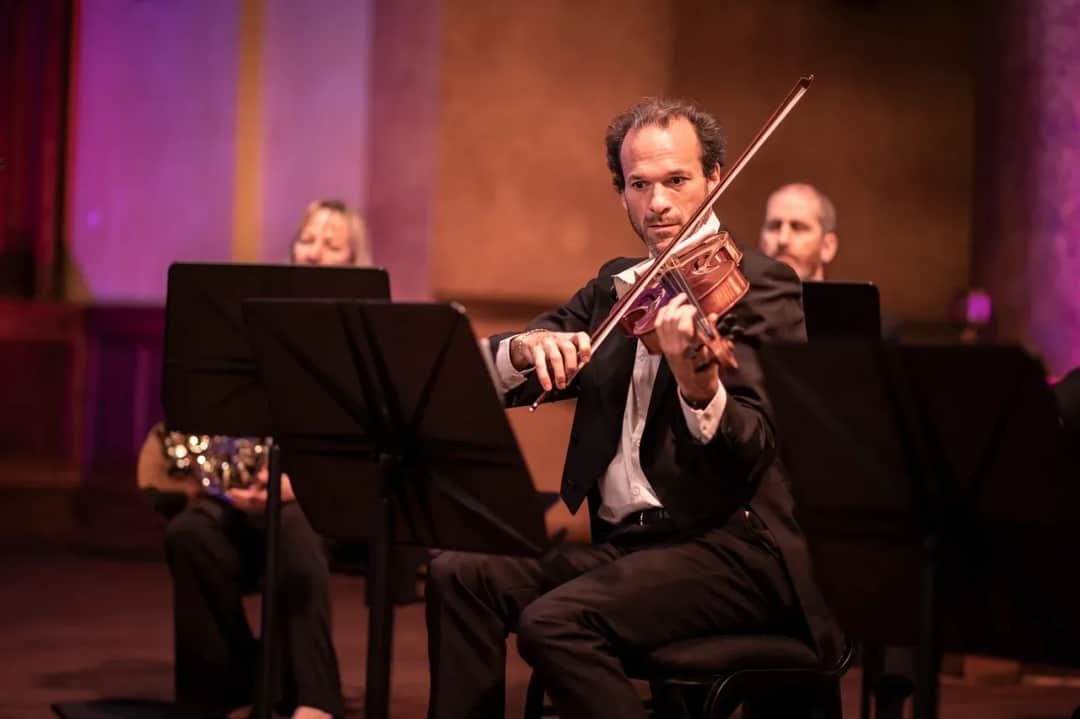 Jak sprawdzić autentyczność skrzypiec: 9 skutecznych metod