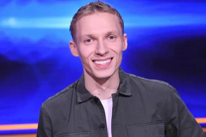 Kto śpiewa życie jest małą ściemniarą? Poznaj Igora Herbuta i jego hit